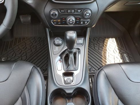 Used 2023 Jeep Cherokee Altitude Lux AWD/4WD image 22