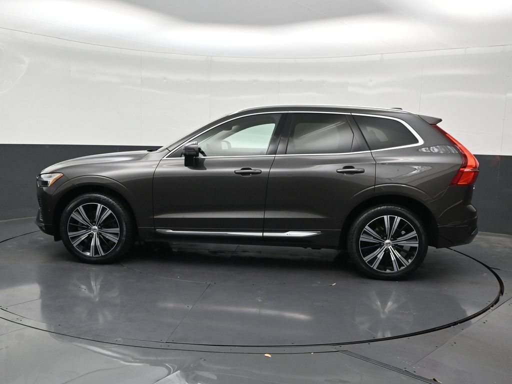 Certified 2023 Volvo XC60 B5 Plus AWD/4WD image 2