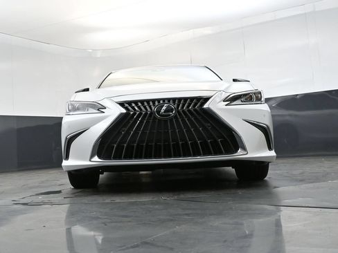 Used 2024 Lexus ES 350 w/ Premium Package FWD image 19