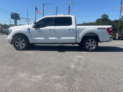 Used 2021 Ford F150 Lariat w/ Equipment Group 502A High AWD/4WD image 4