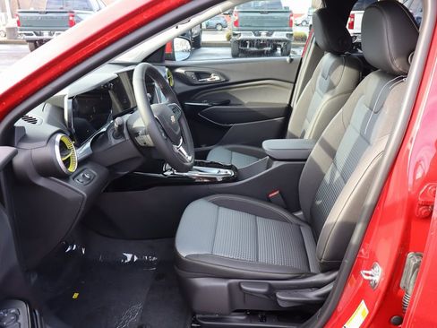 New 2026 Chevrolet Trax LT image 4