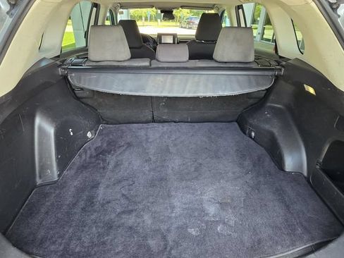Used 2022 Toyota RAV4 XLE w/ Convenience Package FWD image 14