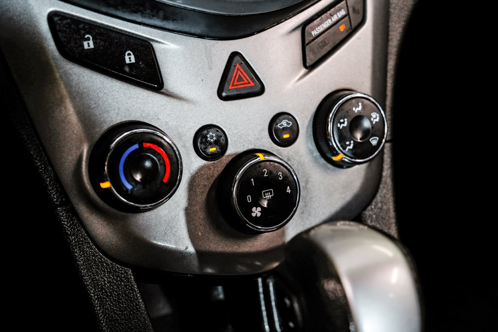 Used 2020 Chevrolet Sonic LT FWD image 28