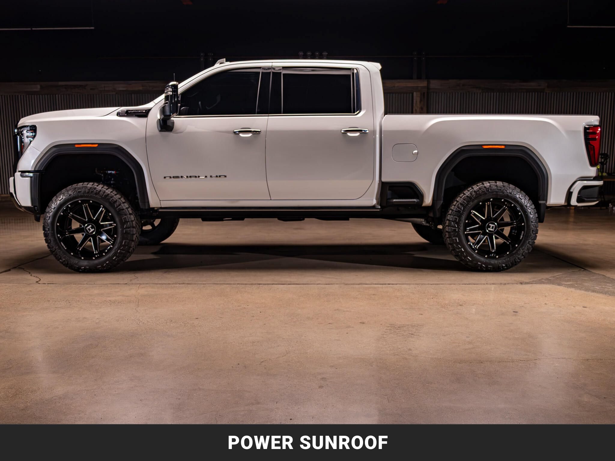 Used 2025 GMC Sierra 2500 Denali Ultimate AWD/4WD image 5