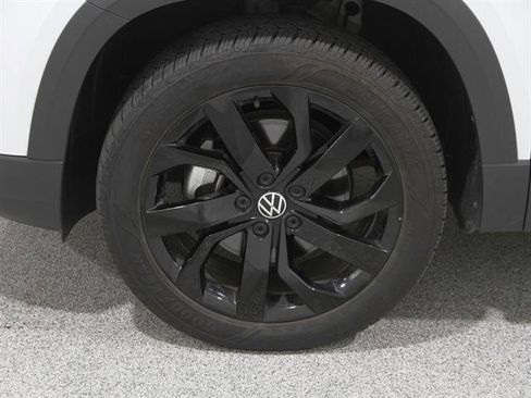 Used 2023 Volkswagen Taos SE image 20