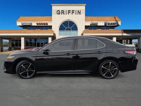 Used 2018 Toyota Camry XSE FWD image 10
