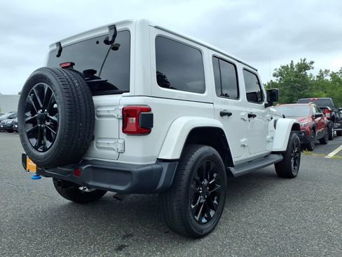 Certified 2022 Jeep Wrangler Unlimited Sahara w/ Cold Weather Group AWD/4WD image 19