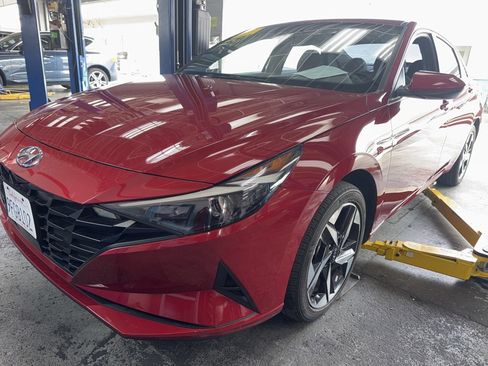 Used 2023 Hyundai Elantra SEL w/ Convenience Package FWD image 3