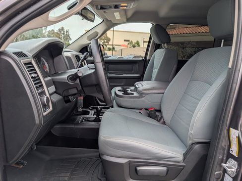 Used 2016 RAM 3500 Tradesman w/ Chrome Appearance Group AWD/4WD image 2