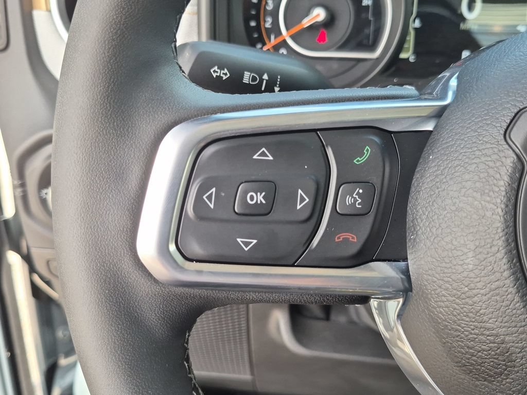 Used 2026 Jeep Wrangler Unlimited Sahara AWD/4WD image 23