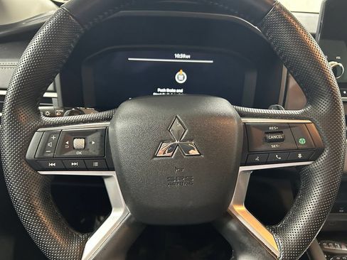 Used 2023 Mitsubishi Outlander AWD image 18