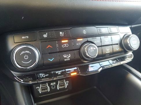 Used 2024 Dodge Durango GT image 27