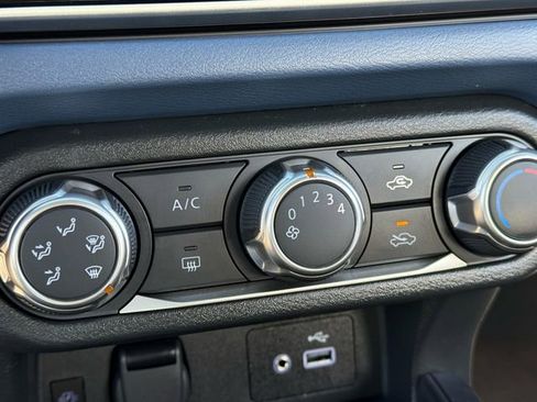 Used 2025 Nissan Versa SV w/ Trunk Package image 22