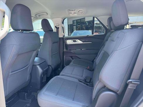 Used 2026 Ford Explorer Active AWD/4WD image 14