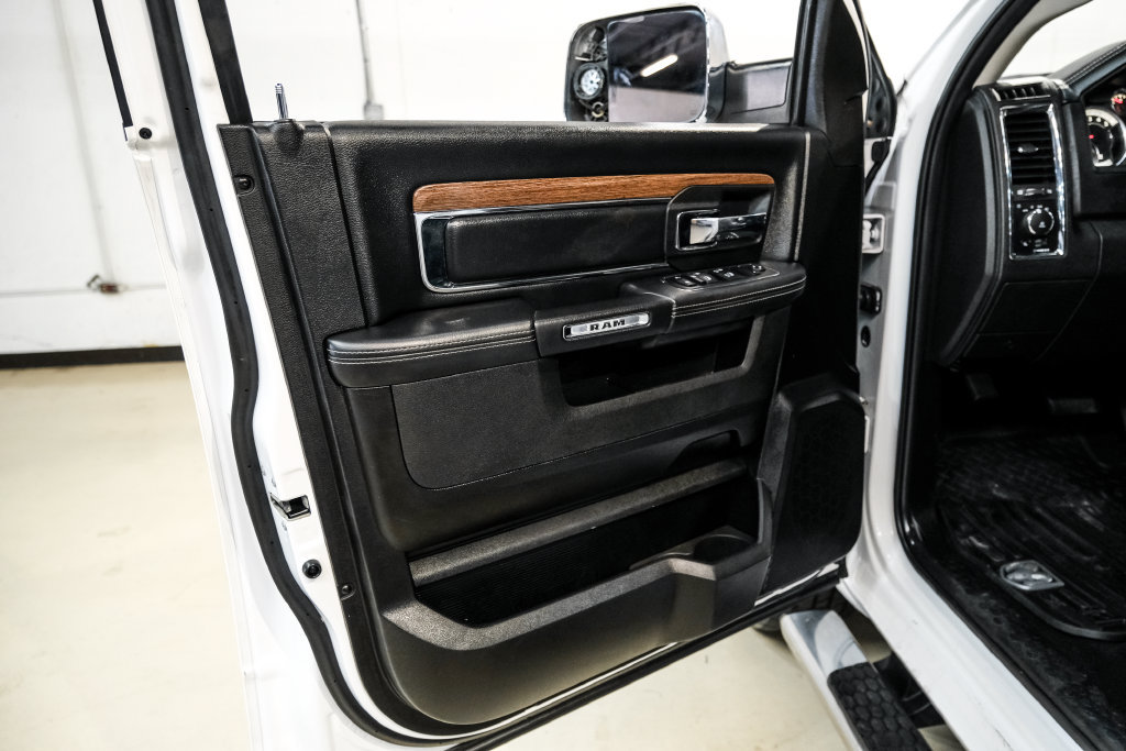 Used 2018 RAM 1500 Laramie AWD/4WD image 36