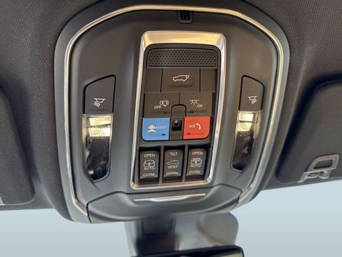 New 2025 Jeep Grand Cherokee Summit w/ Luxury Tech Group V image 30