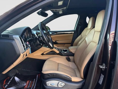 Used 2016 Porsche Cayenne AWD/4WD image 12