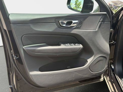 Certified 2025 Volvo XC60 B5 Core AWD/4WD image 16