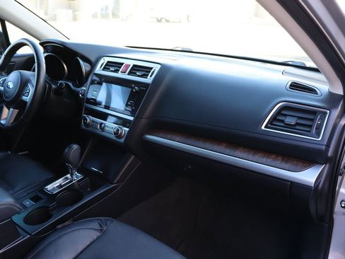 Used 2017 Subaru Outback 3.6R Limited image 17