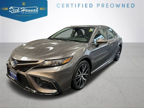 Certified 2024 Toyota Camry SE image 1