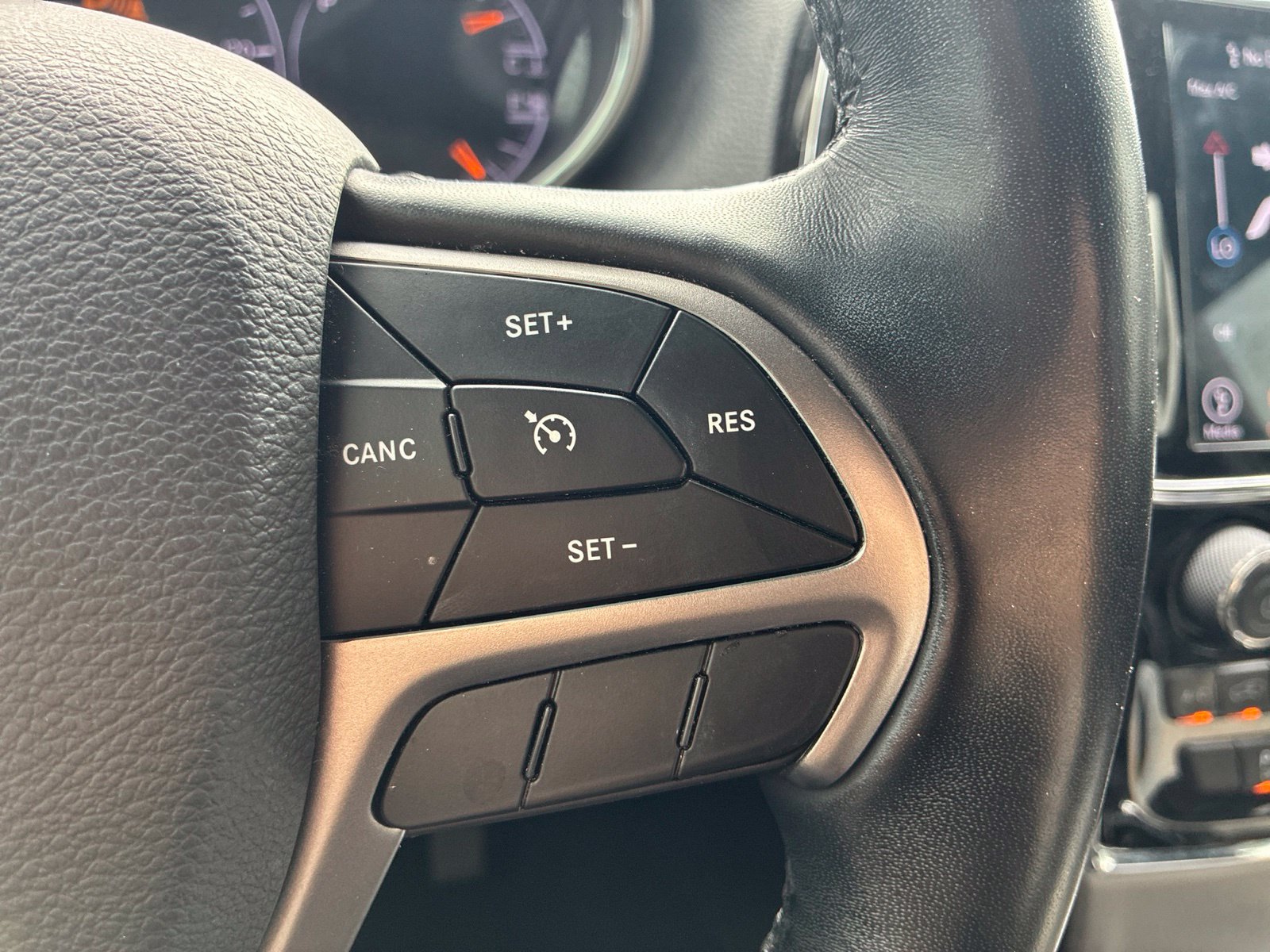 Used 2021 Jeep Grand Cherokee Laredo X AWD/4WD image 14