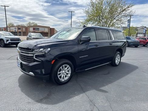 Used 2024 Chevrolet Suburban LT AWD/4WD image 3