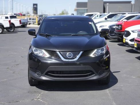 Used 2019 Nissan Rogue Sport S w/ Appearance Package image 3