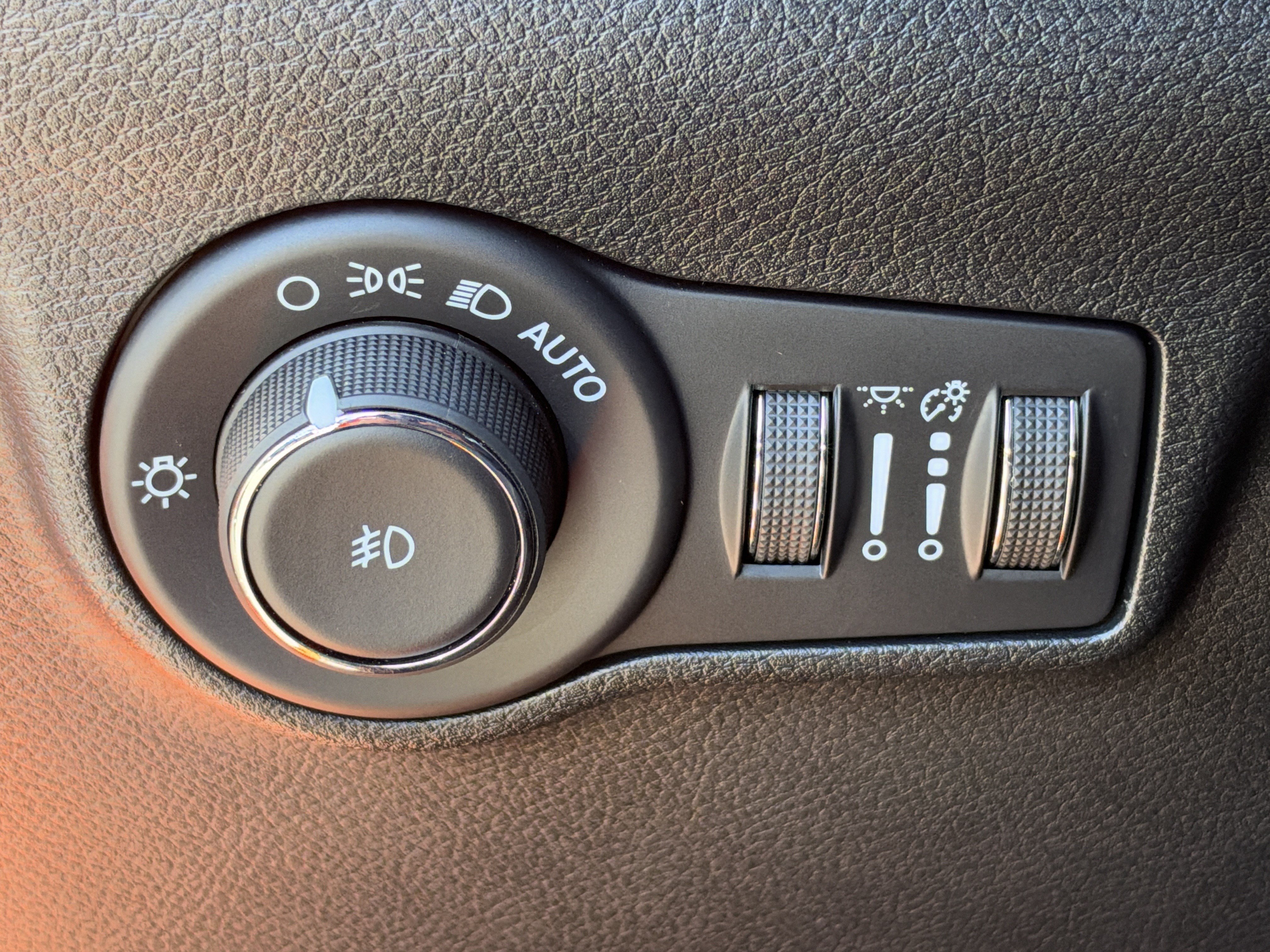 Used 2026 Jeep Compass Latitude AWD/4WD image 39