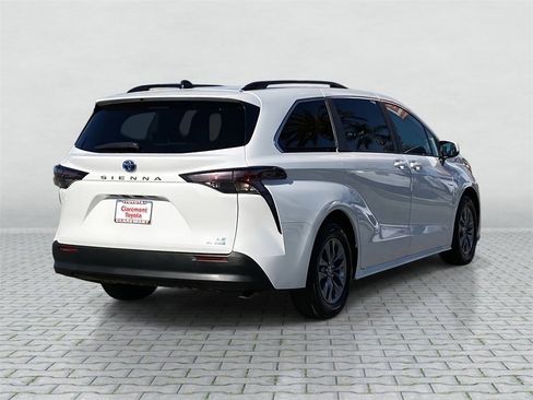 Certified 2024 Toyota Sienna LE image 6