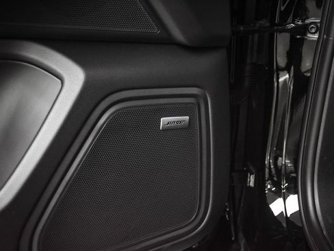 Certified 2026 Porsche Macan AWD/4WD image 21
