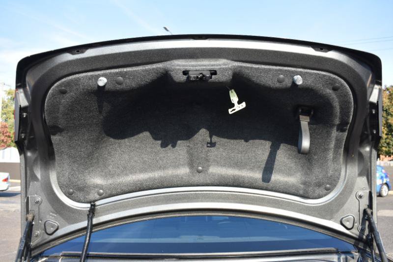 Used 2016 Ford Taurus SEL w/ Equipment Group 201A FWD image 8