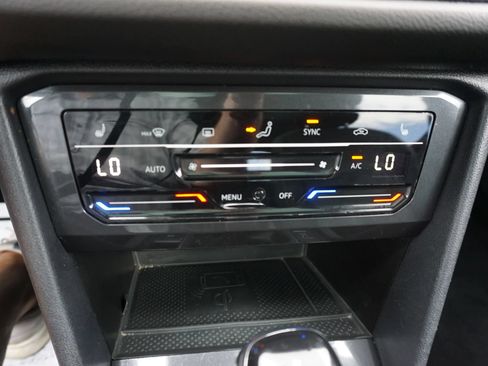 Used 2022 Volkswagen Tiguan SE FWD image 30