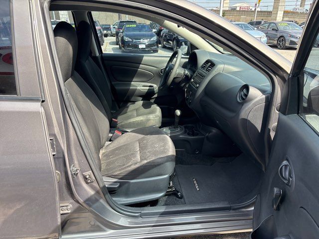Used 2017 Nissan Versa S Plus FWD image 41