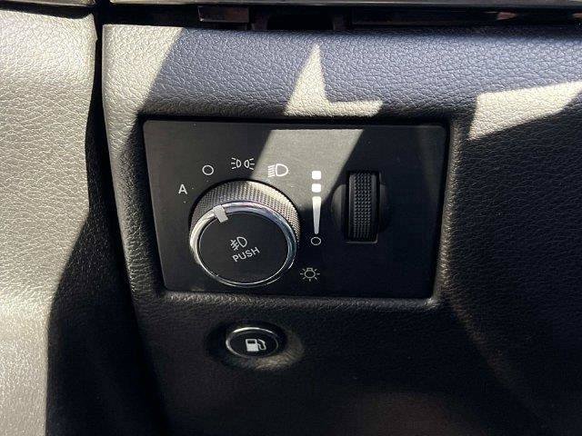 Used 2021 Jeep Grand Cherokee Limited w/ Sun & Sound Group AWD/4WD image 28