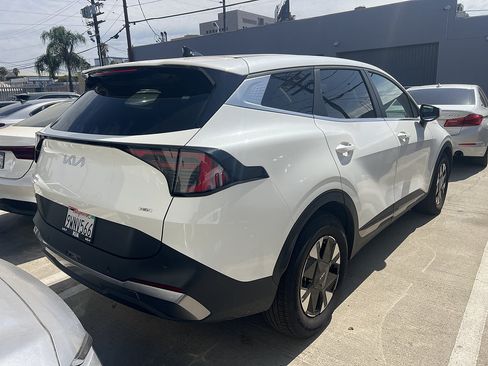 Used 2026 Kia Sportage LX FWD image 4