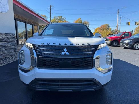 Used 2022 Mitsubishi Outlander ES image 8