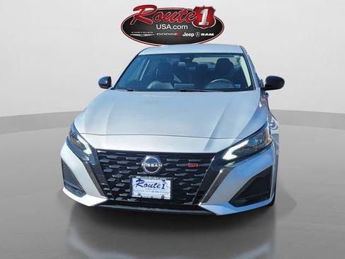 Used 2023 Nissan Altima 2.5 SR image 2