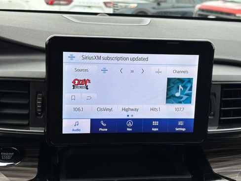 Used 2023 Ford Explorer Limited image 24