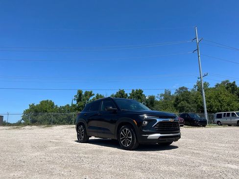 Used 2025 Chevrolet TrailBlazer LT FWD image 5