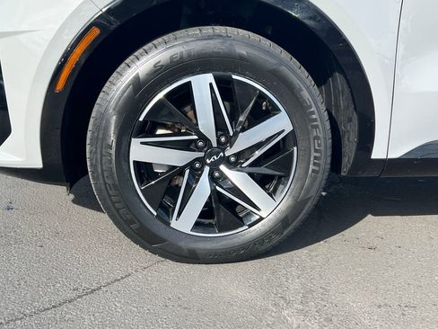 Used 2022 Kia Sorento EX w/ Panoramic Sunroof Package image 6