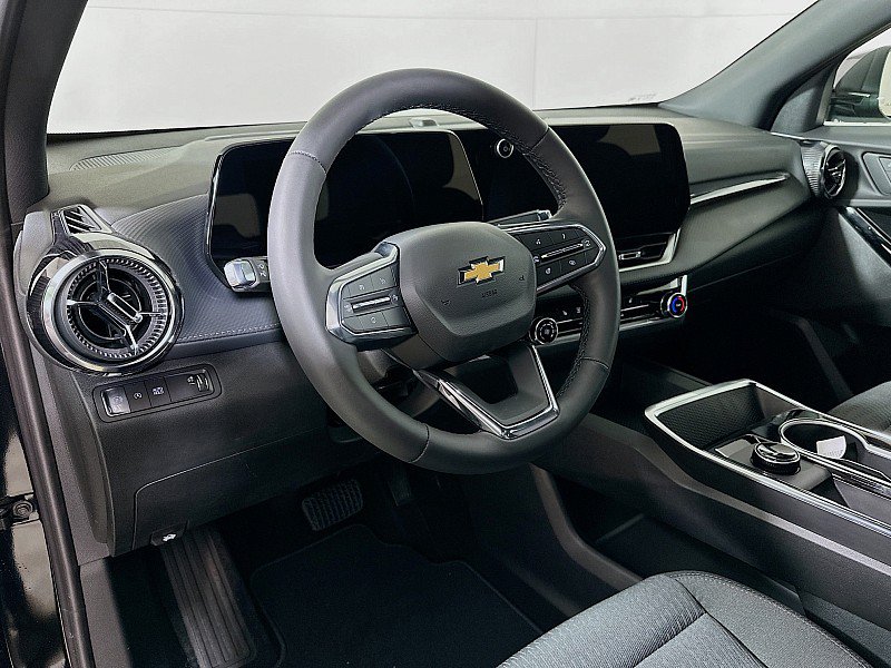 Used 2026 Chevrolet Equinox LT FWD image 9