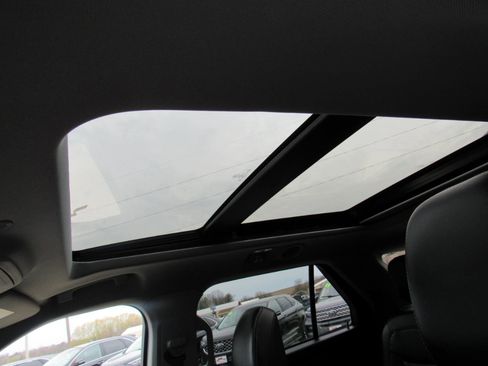 Used 2023 Ford Explorer XLT w/ Equipment Group 202A image 27