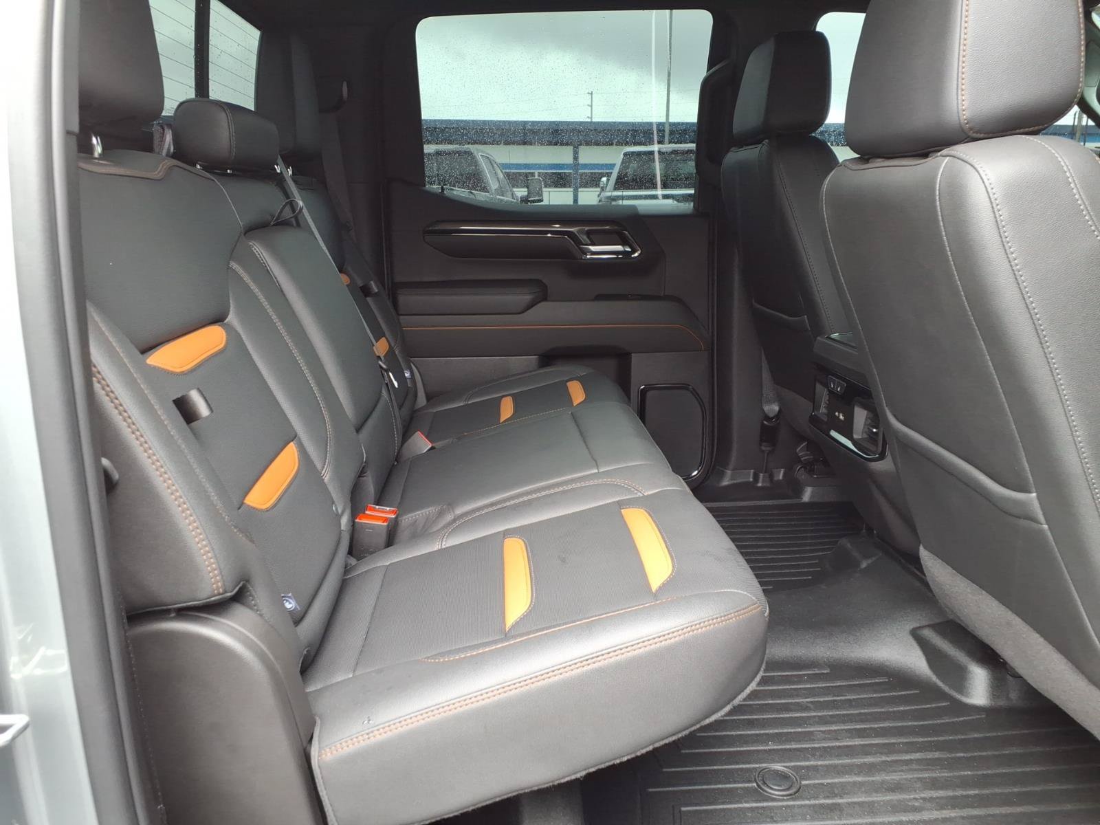 Used 2024 GMC Sierra 1500 AT4 w/ AT4 Premium Package AWD/4WD image 15
