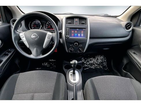 Used 2019 Nissan Versa SV image 7