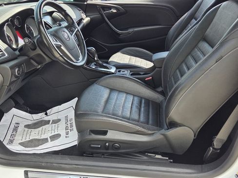 Used 2019 Buick Cascada Premium FWD image 9