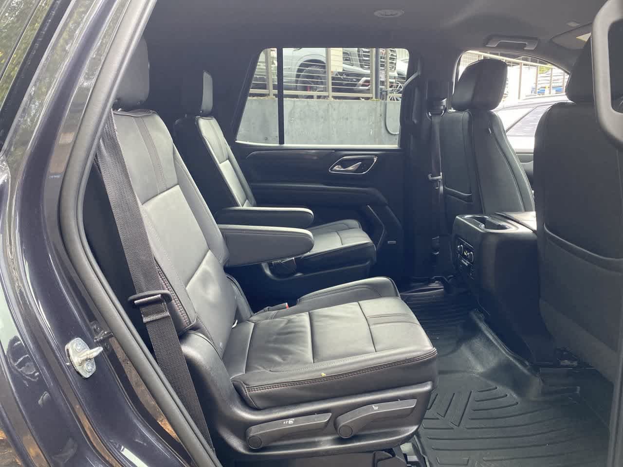 Used 2022 Chevrolet Tahoe RST w/ Luxury Package AWD/4WD image 17