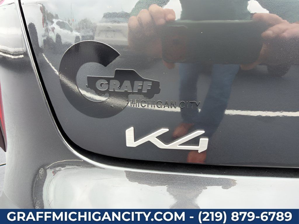 Used 2025 Kia K4 EX FWD image 32