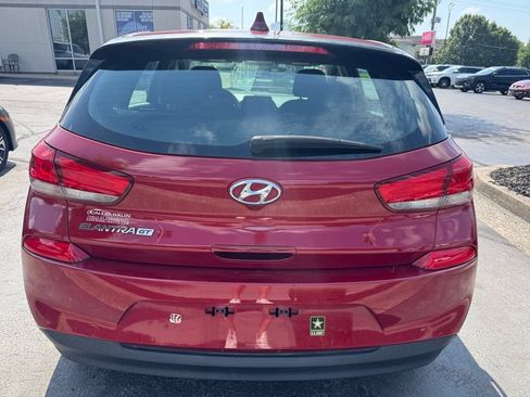 Used 2018 Hyundai Elantra GT FWD image 4
