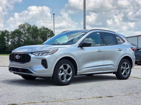 Used 2023 Ford Escape ST-Line w/ Tech Pack #1 AWD/4WD image 3