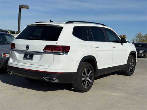 Used 2023 Volkswagen Atlas SE image 7